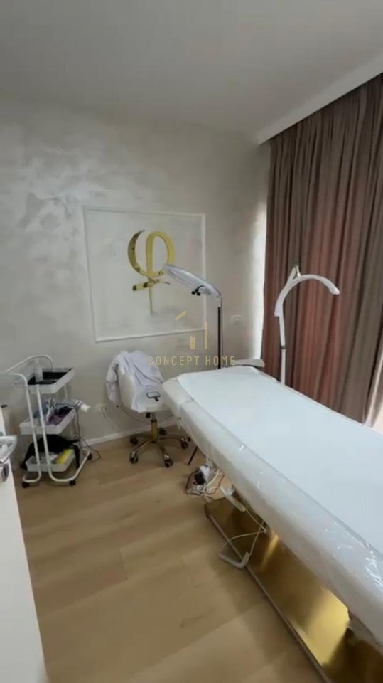 Apartament 2+1 Per Zyra Me Qira tek Komuna e Parisit, Tiranë - 45.000 Lekë | 90 m²