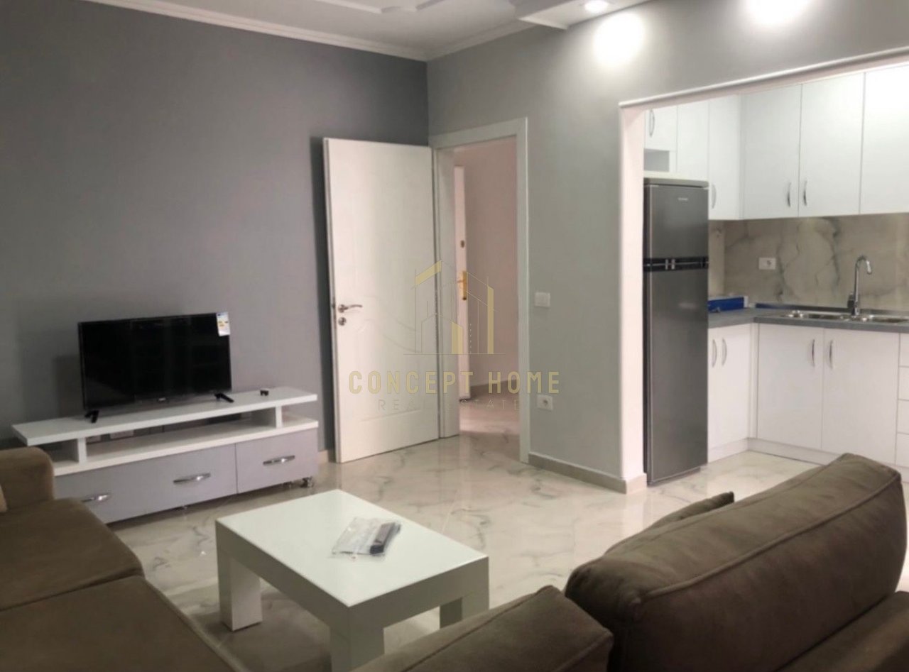 Jepet me qera Apartament 1+1 ne Xhamllik