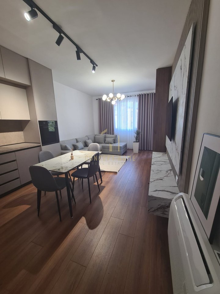 Jepet me qera apartament 1+1 tek Qyteti Studentit