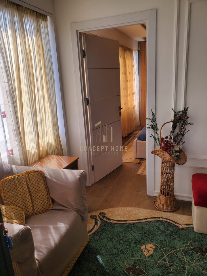 Jepet me qera shtepi 2+1+Parkim ne Astir.