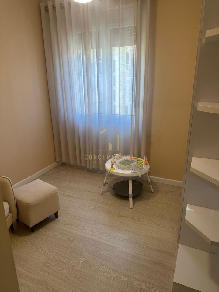 Jepet me qera apartament 2+1 tek Liqeni Artificial,Kopshti zologjik Siperfaqe 87 m2