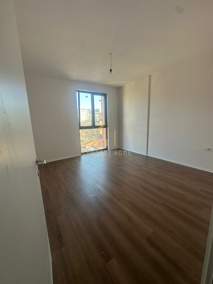 Jepet me qera apartament 1+1 tek Rruga e Kavajes