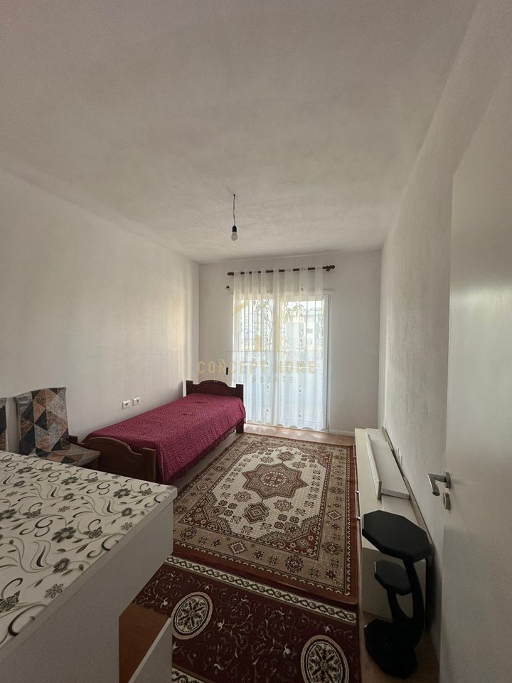 Jepet me qera 2+1 ne Kamez