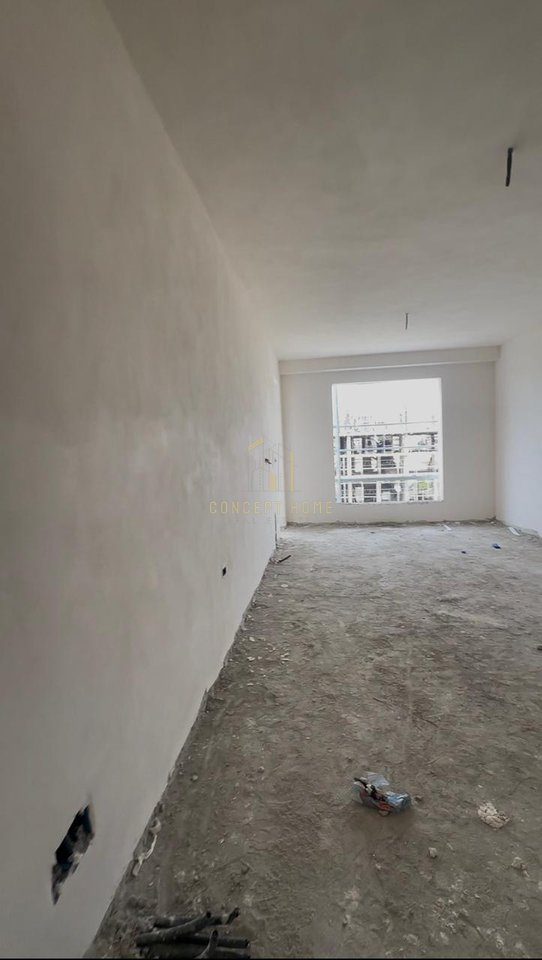 Shitet Apartament 1+1 ne Kamez
