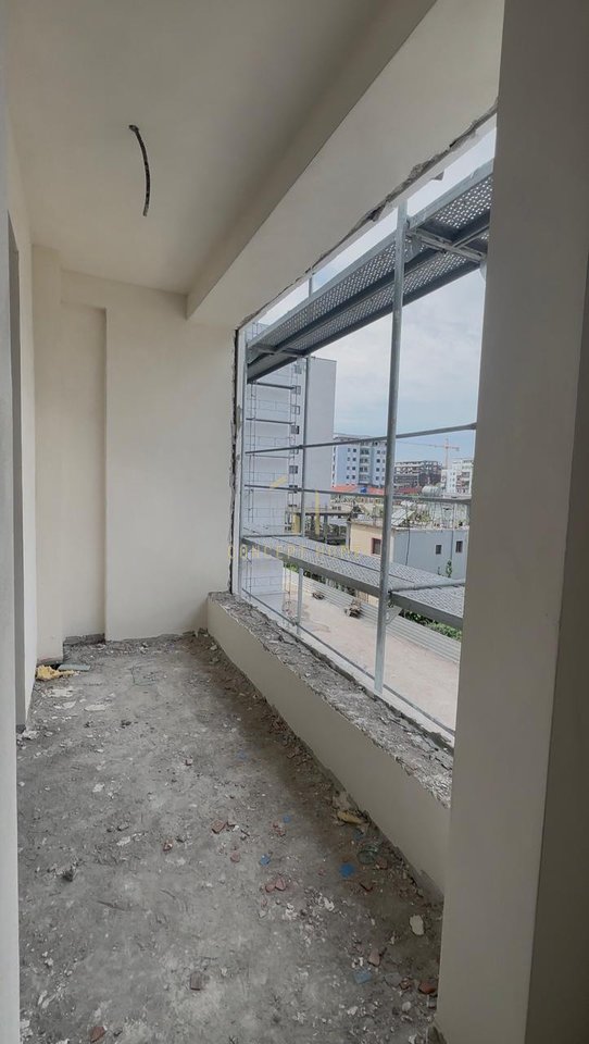 Shitet Apartament 1+1 ne Kamez