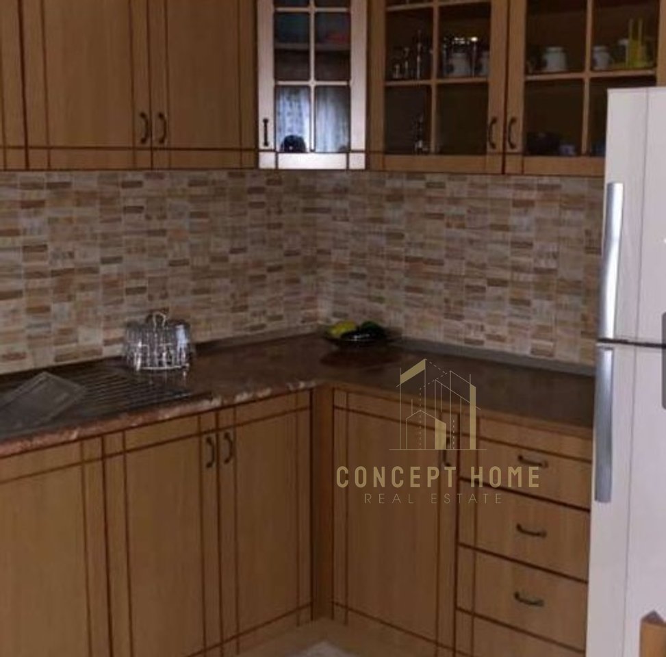 Jepet me qera shtepi  2+1+Parkim ne Shkoze.