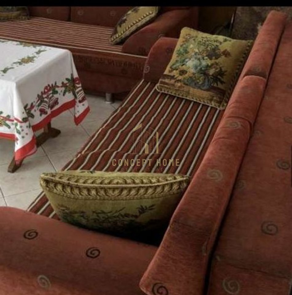 Jepet me qera shtepi  2+1+Parkim ne Shkoze.