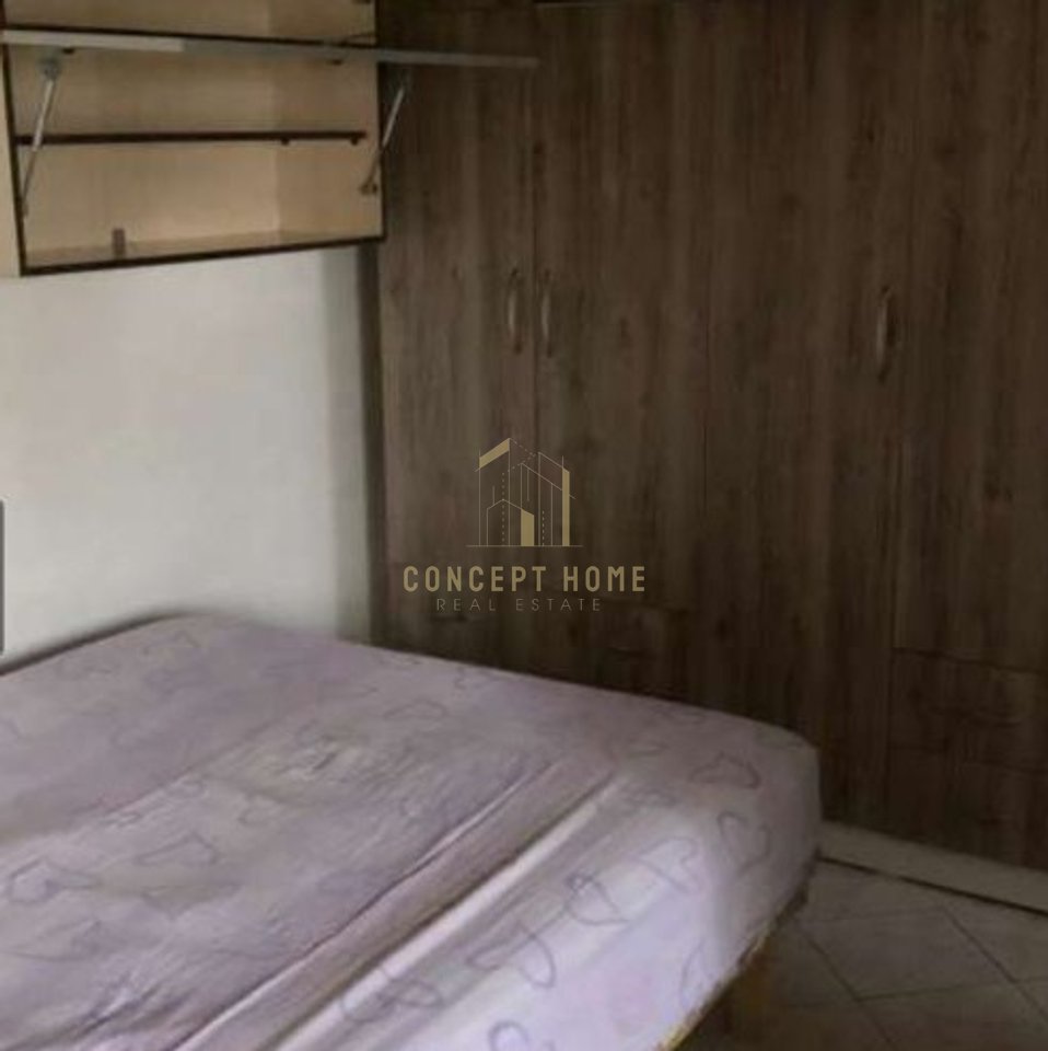 Jepet me qera shtepi  2+1+Parkim ne Shkoze.