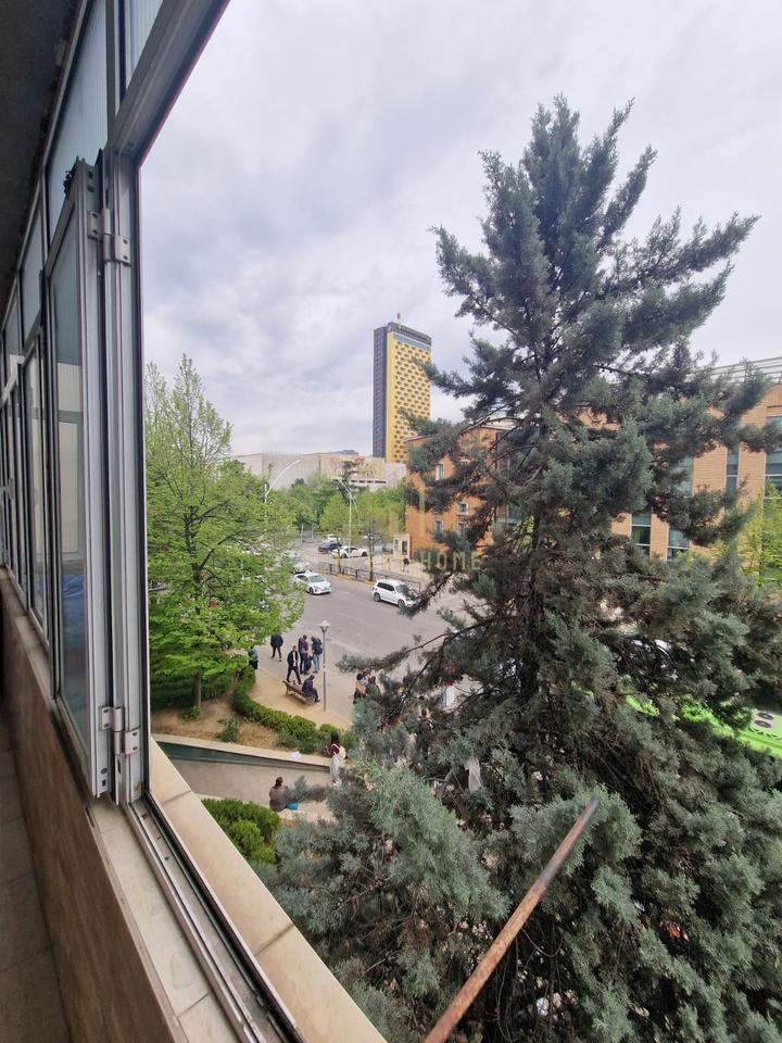 Jepet me qera apartament 3+1+2 tek Sheshi Skenderbej, Qender, 130 m2