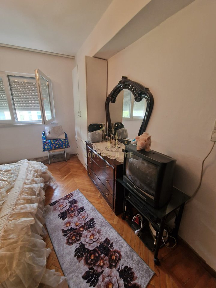 Jepet me qera apartament 3+1+2 tek Sheshi Skenderbej, Qender, 130 m2