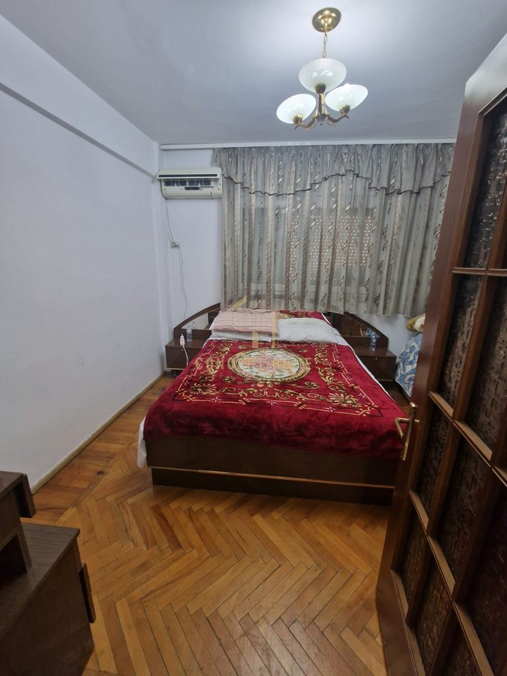Jepet me qera apartament 3+1+2 tek Sheshi Skenderbej, Qender, 130 m2