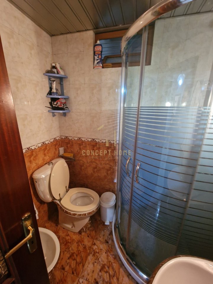 Jepet me qera apartament 3+1+2 tek Sheshi Skenderbej, Qender, 130 m2