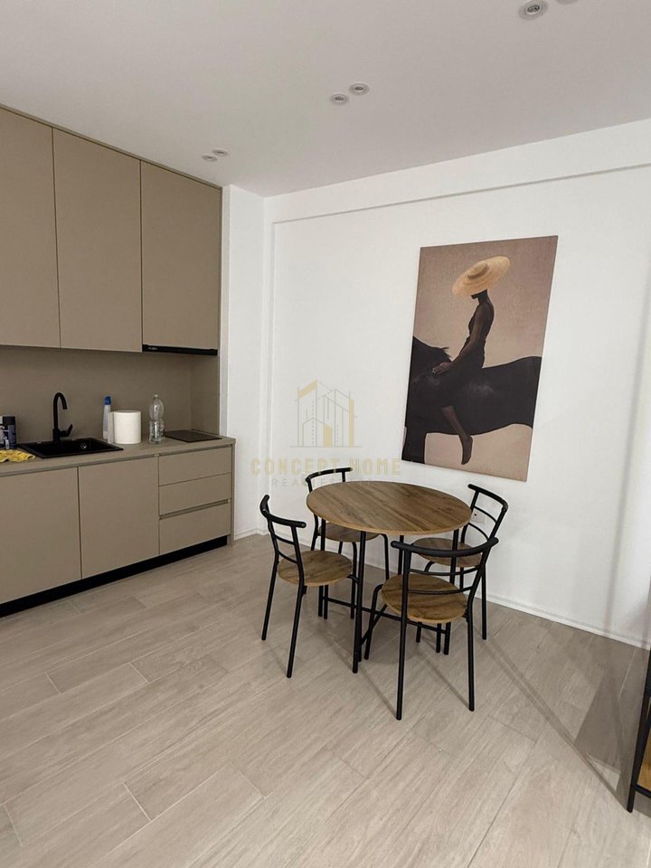 Studio apartment for rent in 5 May