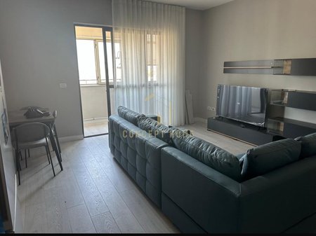 Jepet me qera Apartamenti 2+1 tek Brryli