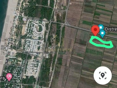 Shitet toke ne gjirin e Lalezit 1 km nga deti me akses ne rruge