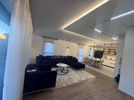 Si affitta il terzo piano di una villa 2+1+2+2P a Lapraka, 118 m2.