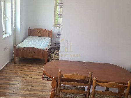 Jepet me qera garzoniere tek Tregu Elektrik