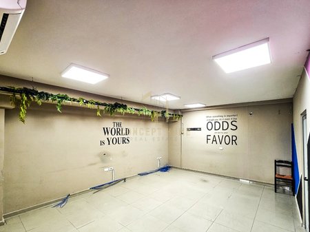 Ambient Komercial 3+1+2 Me Qira në Rruga e Dibrës, Tiranë - 2800€ | 300 m²