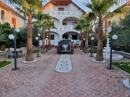 Shitet Vile 3 katshe në Casa Italia, Tiranë - 520,000€ | 420 m²