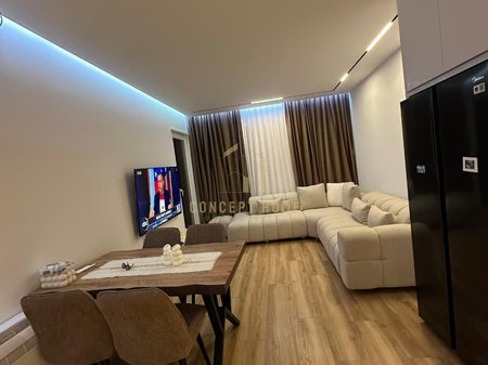 Shitet apartament 2+1 tek Kompleksi Univers City