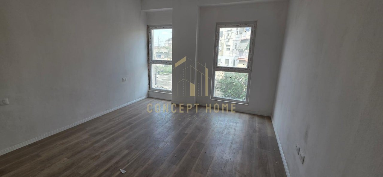 Shitet apartament 1+1 ne Laprak