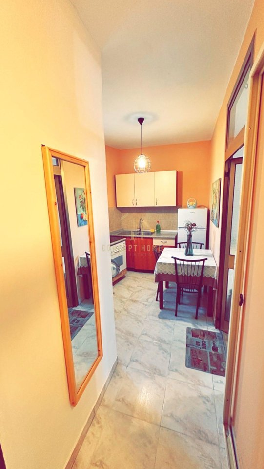 Jepet me qera Garsoniere tek Pazari i Ri