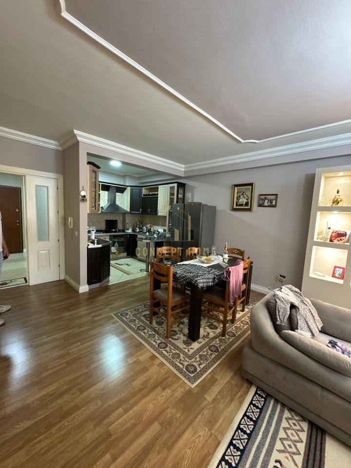 Appartamento 3+1+2 in vendita ad Astir