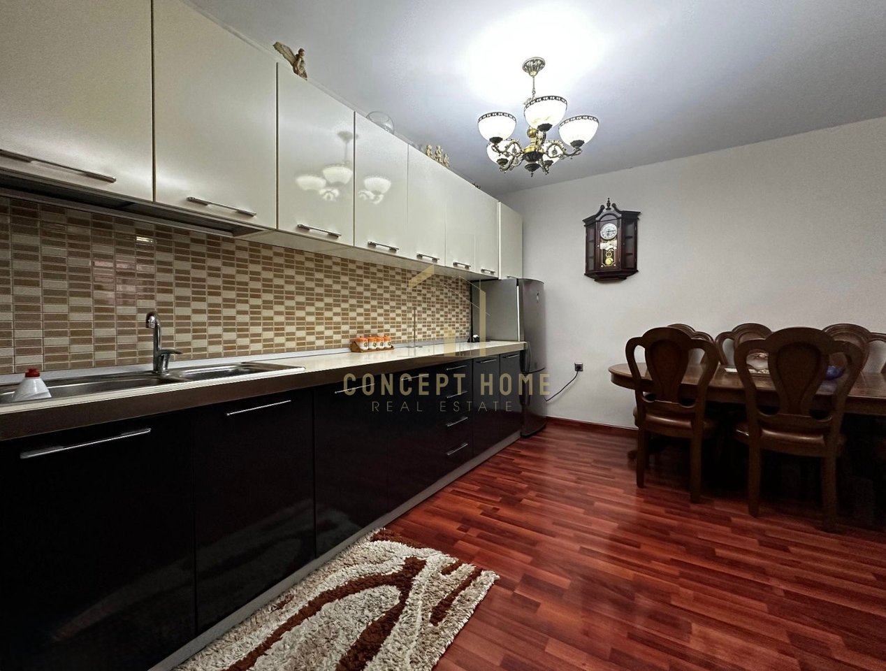 Jepet me qera Apartament 2+1 Rruga Fortuzi