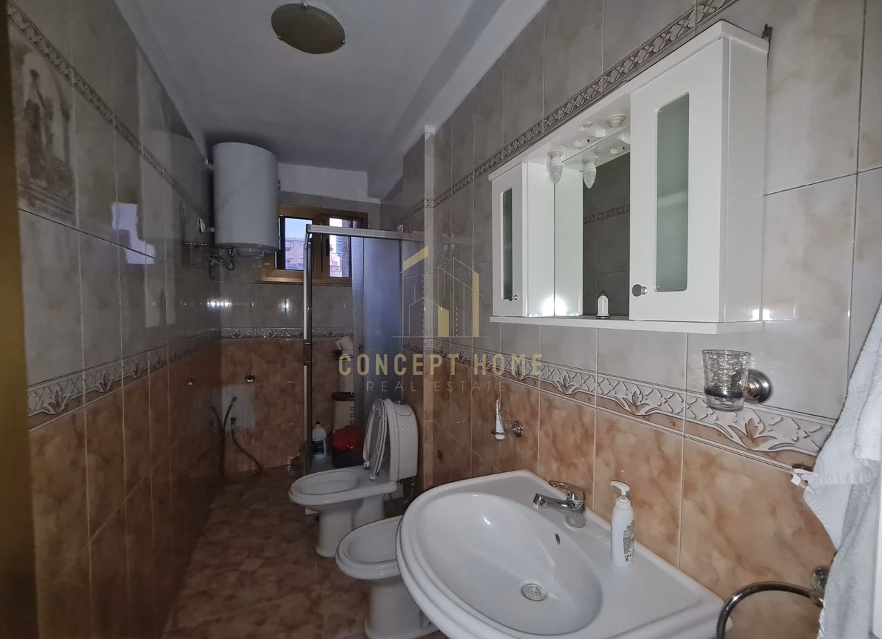 Jepet me qera Apartament 2+1 Rruga Fortuzi