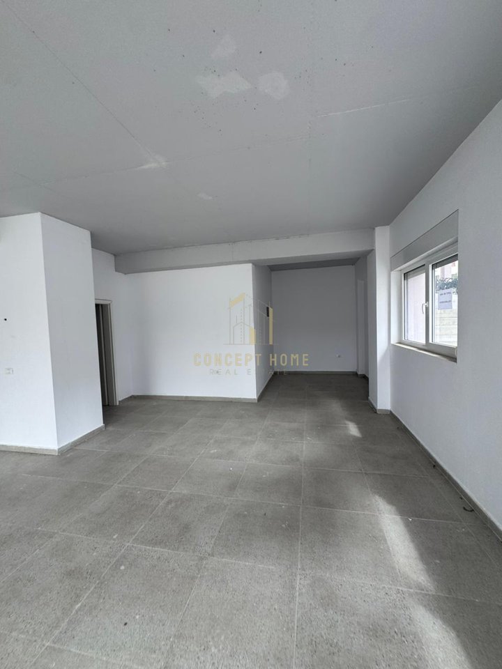 Space for rent at Mangalem Residence 21

Area: 85m2
Ground floor