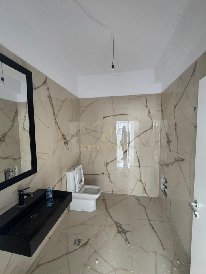 Space for rent at Mangalem Residence 21

Area: 85m2
Ground floor