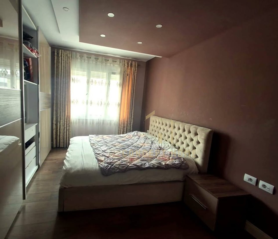 Jepet me qera apartament 2+1 tek Rruga e Elbasanit