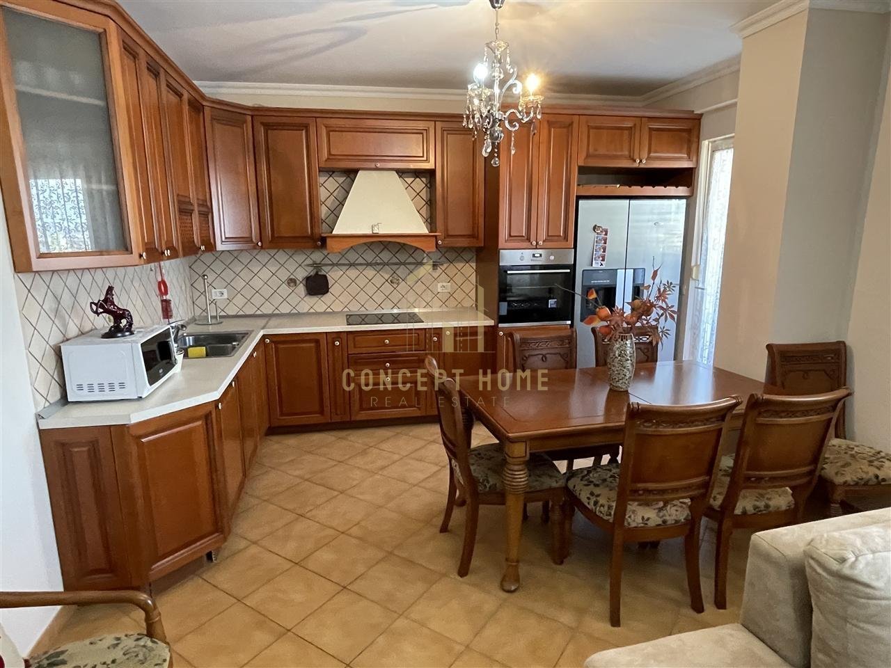 Apartament 2+1+2 tek Air Albania Stadium.