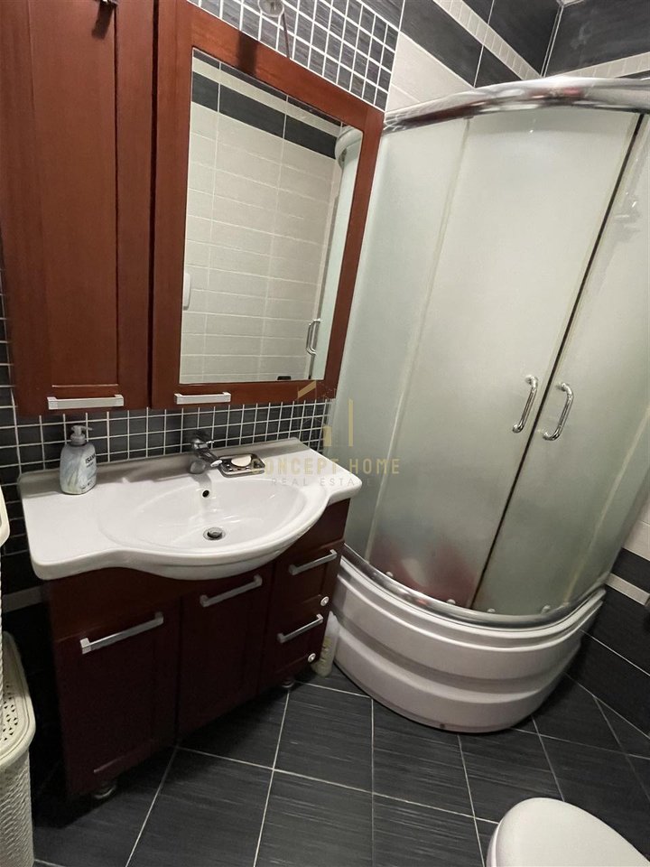 Apartament 2+1+2 tek Air Albania Stadium.