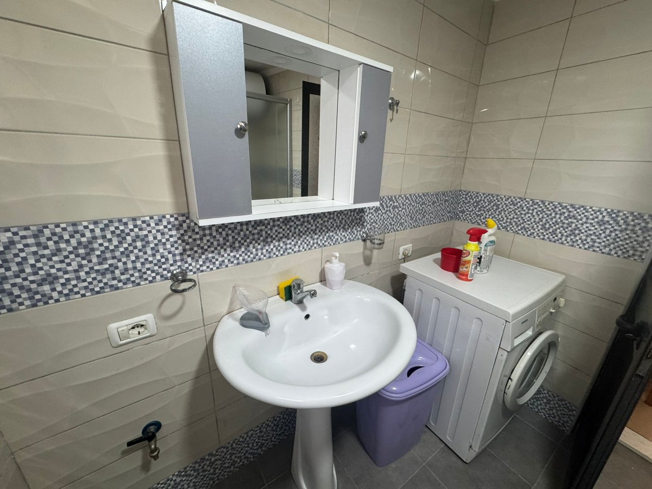 Appartamento 1+1 in affitto presso la Comune di Parigi