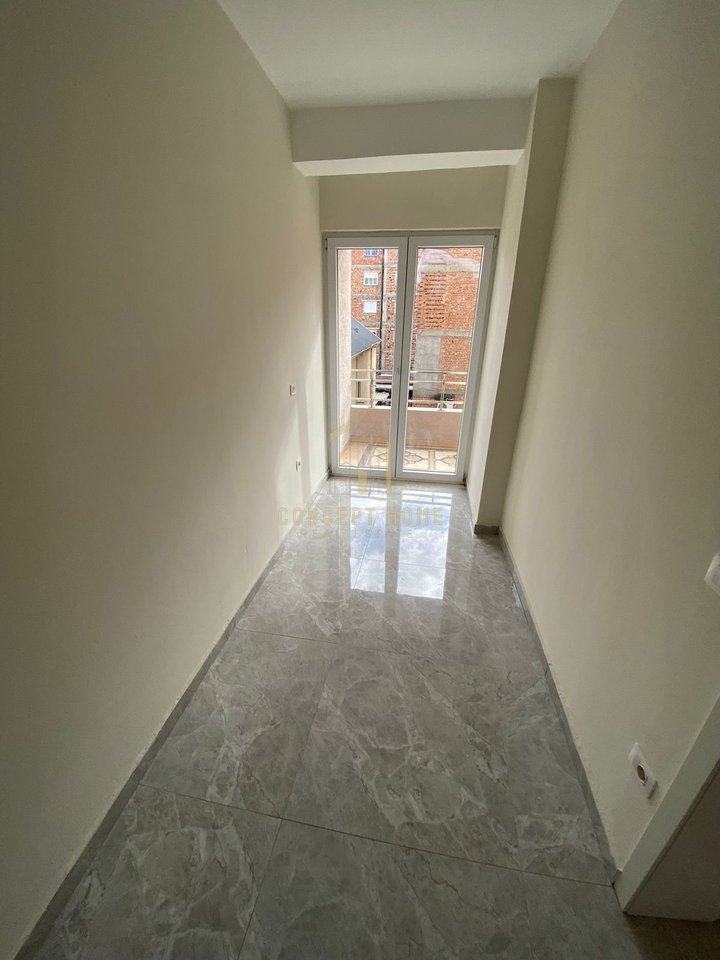 Jepet me qera ambient biznesi prane Postes Qendrore