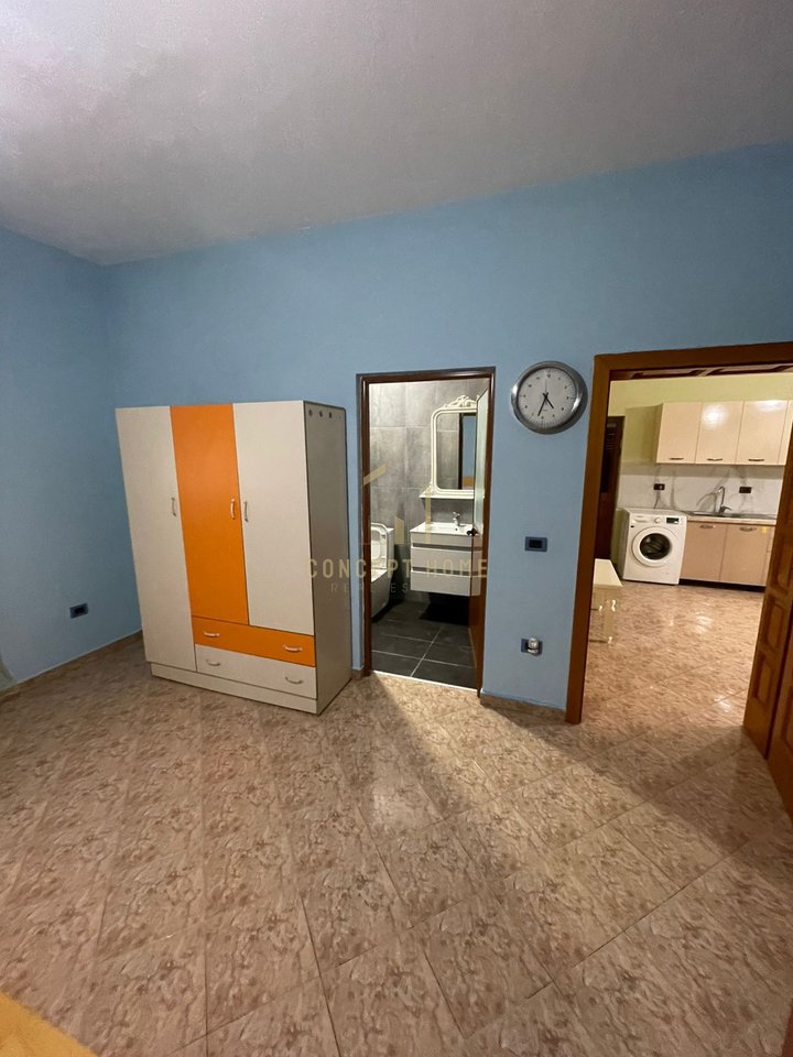 House for rent 2+1+Parking in Astir
Area: 100m2
2nd floor (Private House)