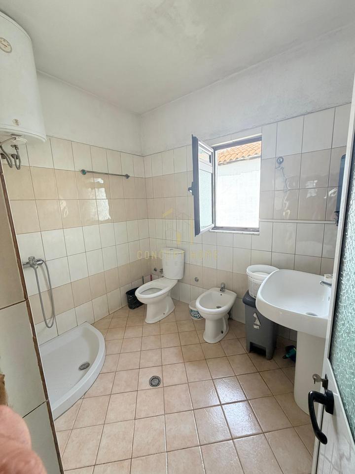 Private house 3+1 for rent, in Kamez