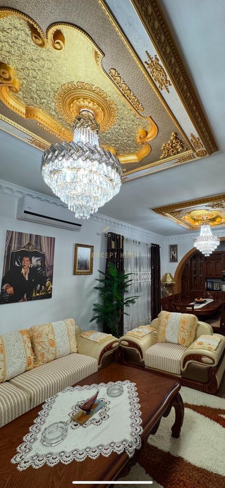 Shitet Vile 3 katshe në Casa Italia, Tiranë - 520,000€ | 420 m²