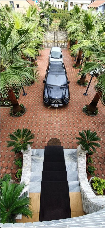 Shitet Vile 3 katshe në Casa Italia, Tiranë - 520,000€ | 420 m²