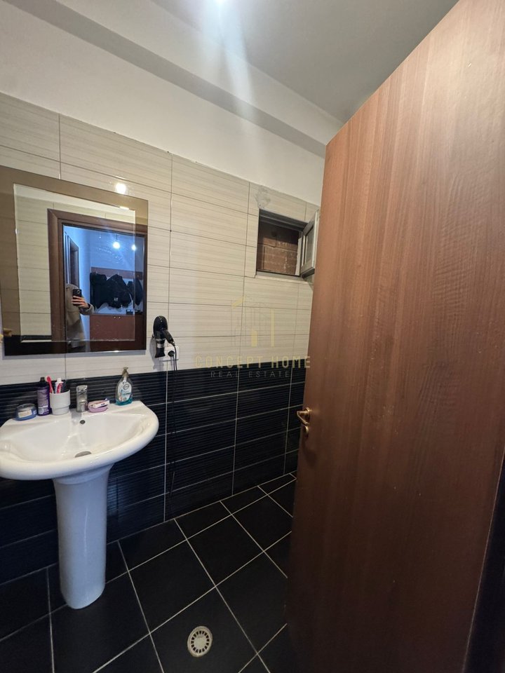 Jepet me qera apartament 1+1 ne Astir

Siperfaqe :70 m2

•Kati i 2