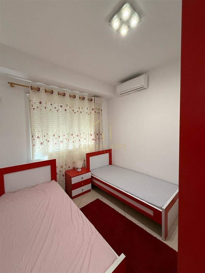 Jepet me qera apartament 2+1 Ne Yzberisht(Golden Park)