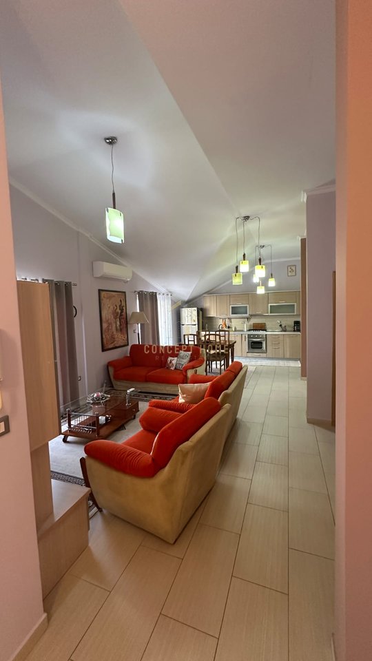 Appartamento in affitto 3+1+posto auto presso Kristal Center.