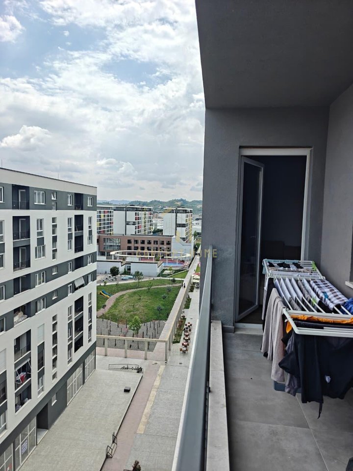 Shitet apartament 2+1 tek Kompleksi Univers City