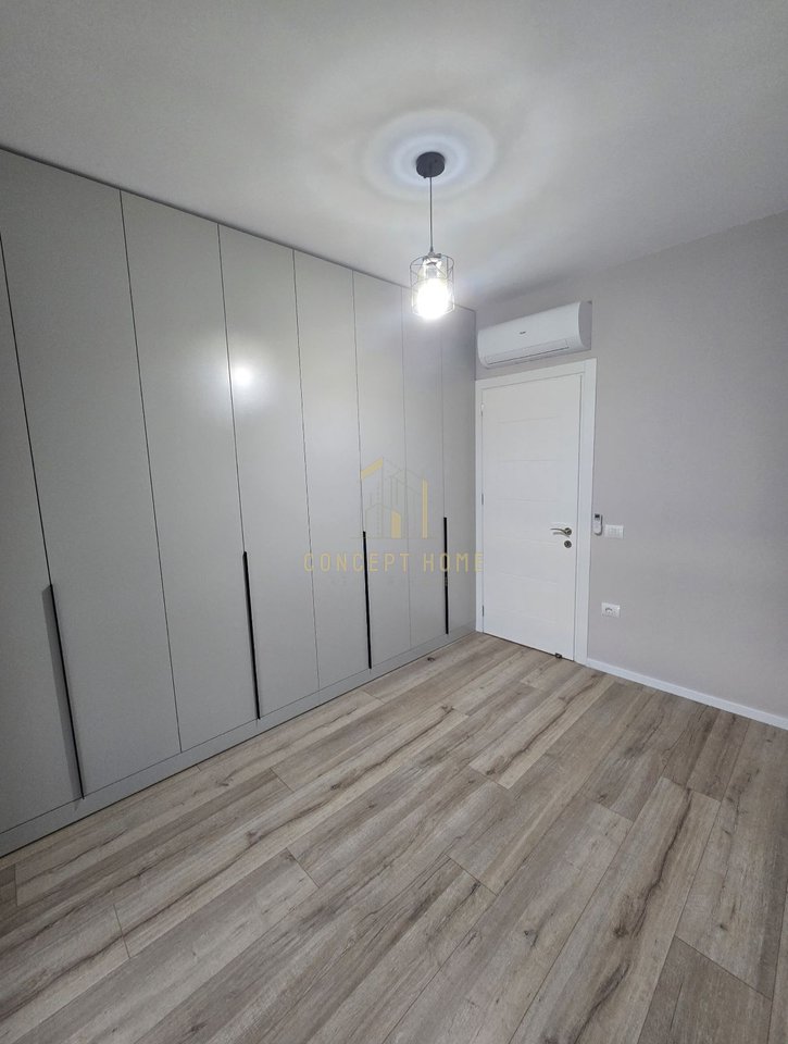 Shitet Apartamenti 2+1+2 ne Porcelan