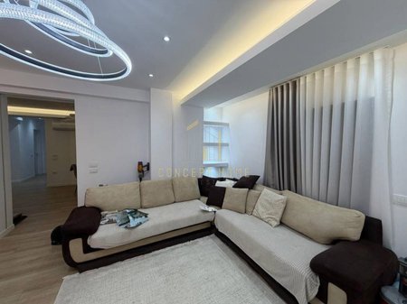 Jepet me qera Apartamenti 2+1 tek Kodra e Diellit 2