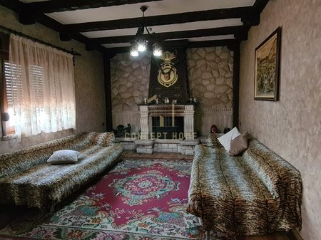 Shitet vile ne Myslym Shyr