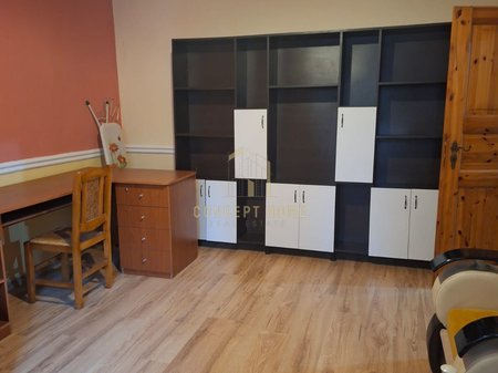 Appartamento 2+1 in Affitto a Kodra e Diellit, Comune di Parigi, Tirana - 650€ | 130 m²