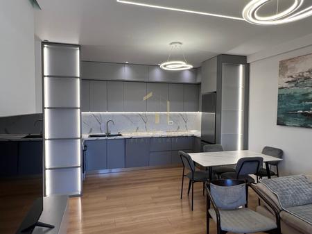 Jepet apartament me qera 2+1+2 ne rrugen 5 Maj