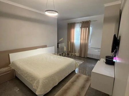 Jepet me qera shtepi  2+1+2 ne Sauk.